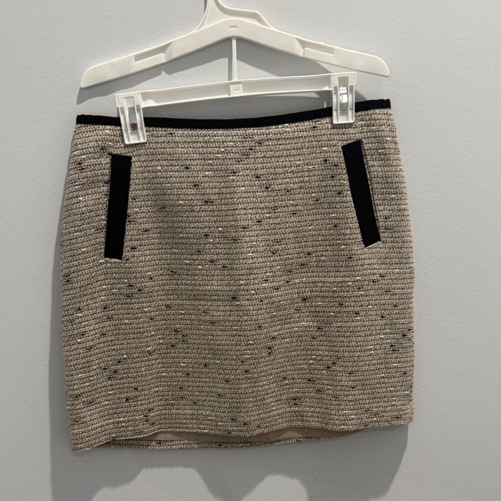Banana Republic tweed with thin gold shimmer Beige and Black Mini Skirt